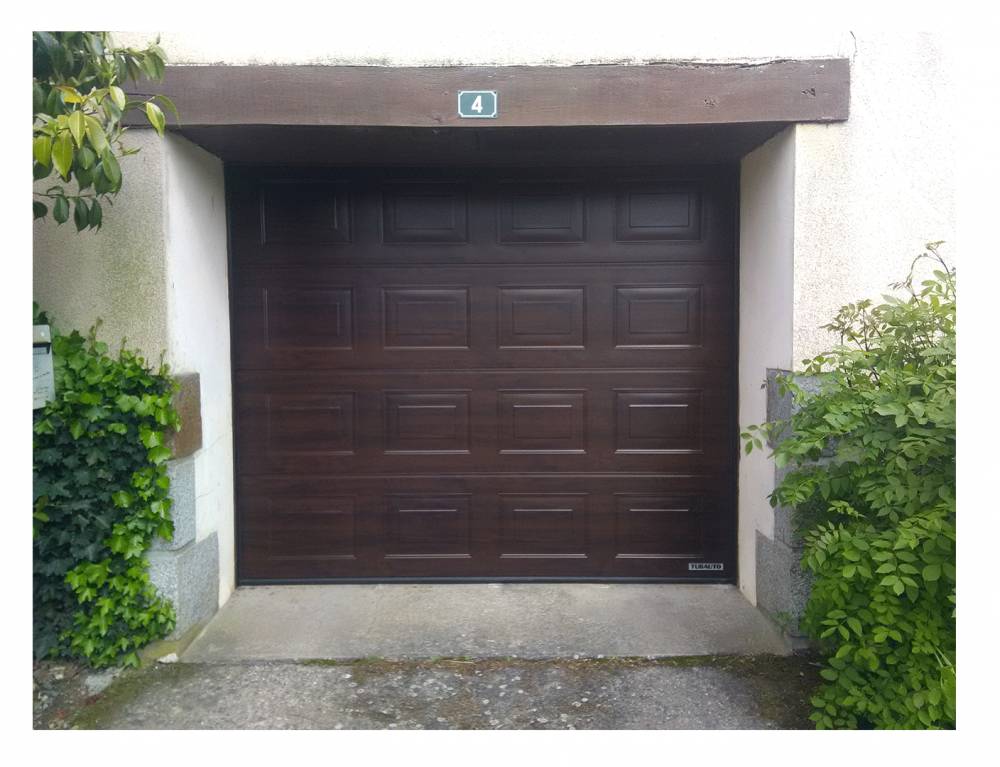 Porte de garage imitation bois - Saint-Uniac (35)